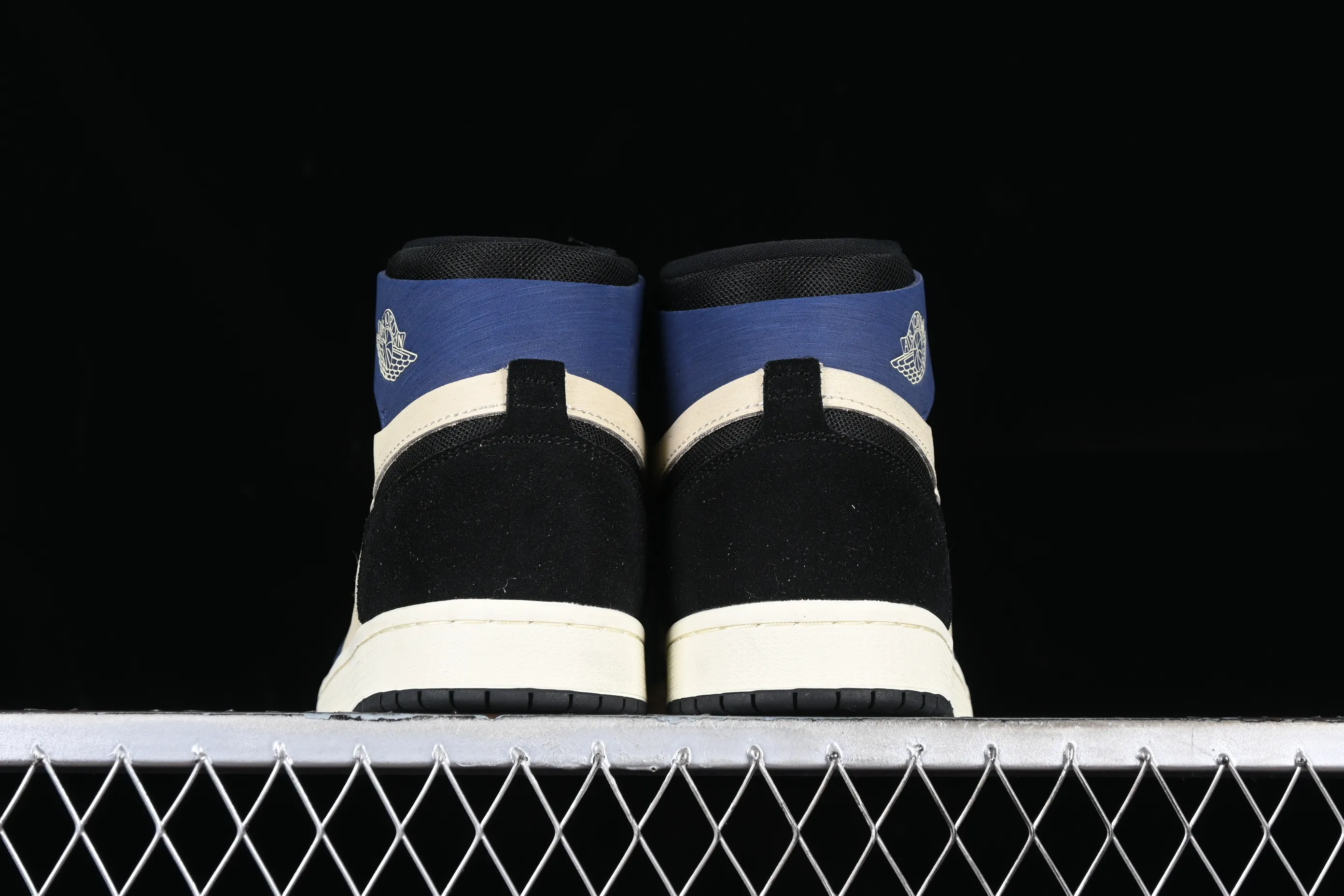 All categories Air Jordan Jordan series basketball shoes Air Jordan 1 High Air Jordan 1 Zoom CMFT AJ1 Joe 1 gray blue black hook high top basketball shoes DV1305-104